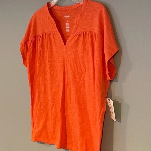 Women’s size PS color intense coral NWT V-neck casual shirt - Picture 3 of 6